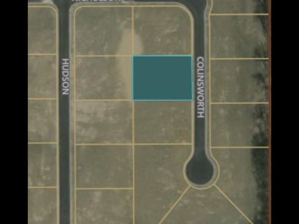 303 Colinsworth, Jackson Center, OH 45334