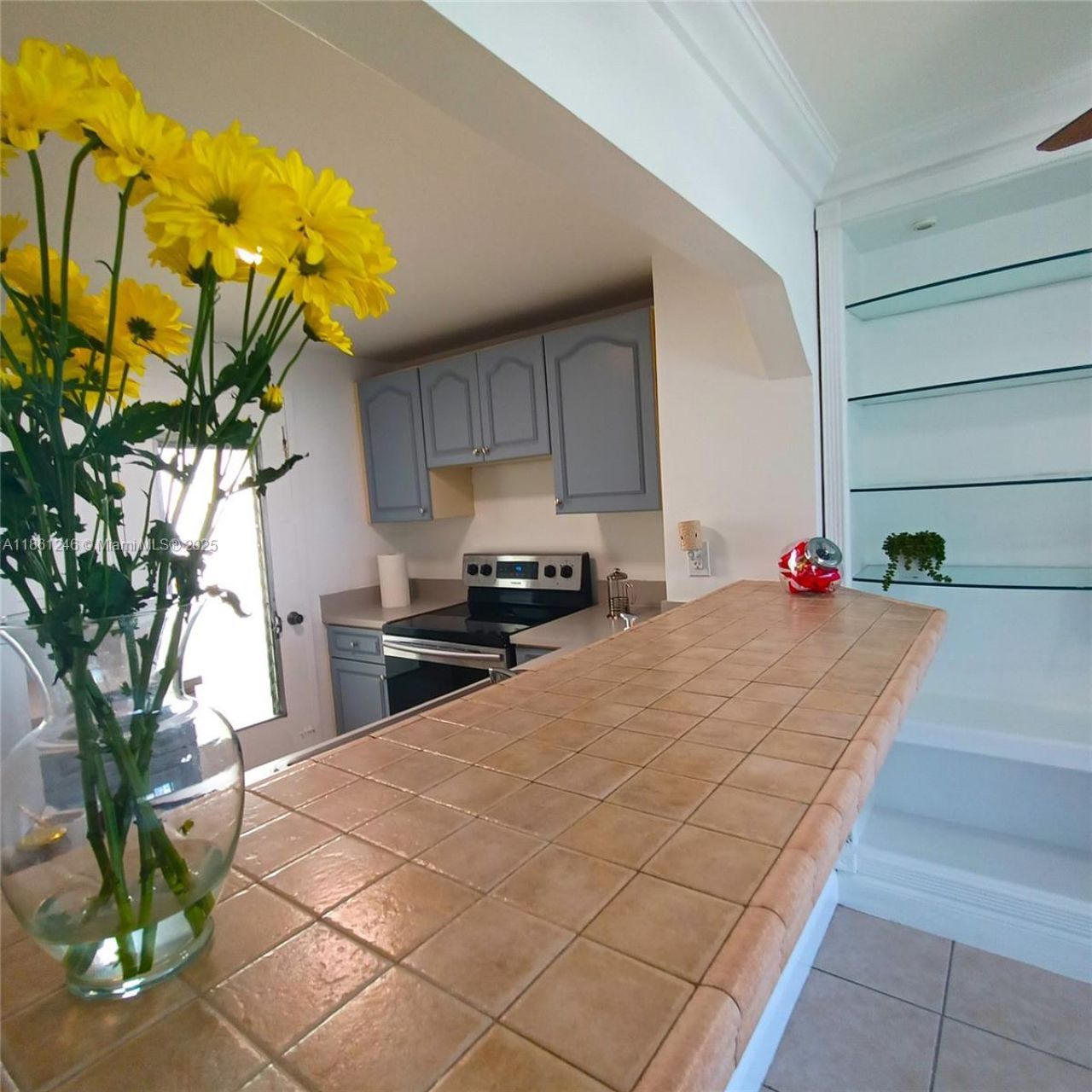 8000 Harding Ave, Unit 3B, Miami Beach, FL 33141 Photo