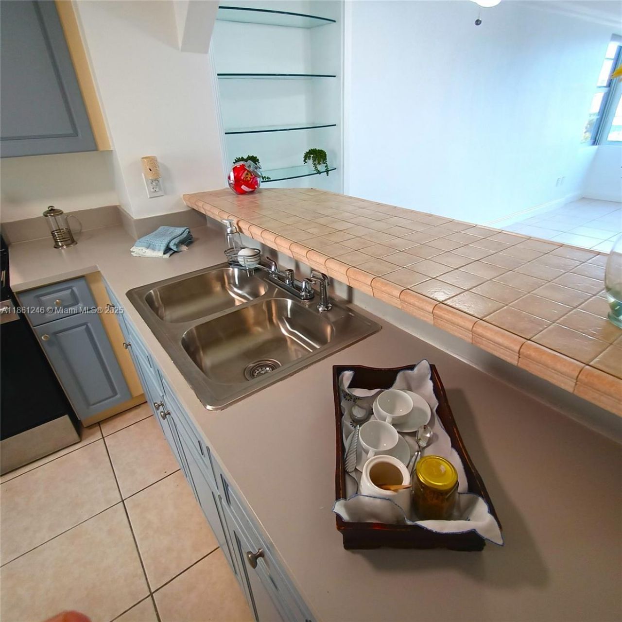 8000 Harding Ave, Unit 3B, Miami Beach, FL 33141 Photo