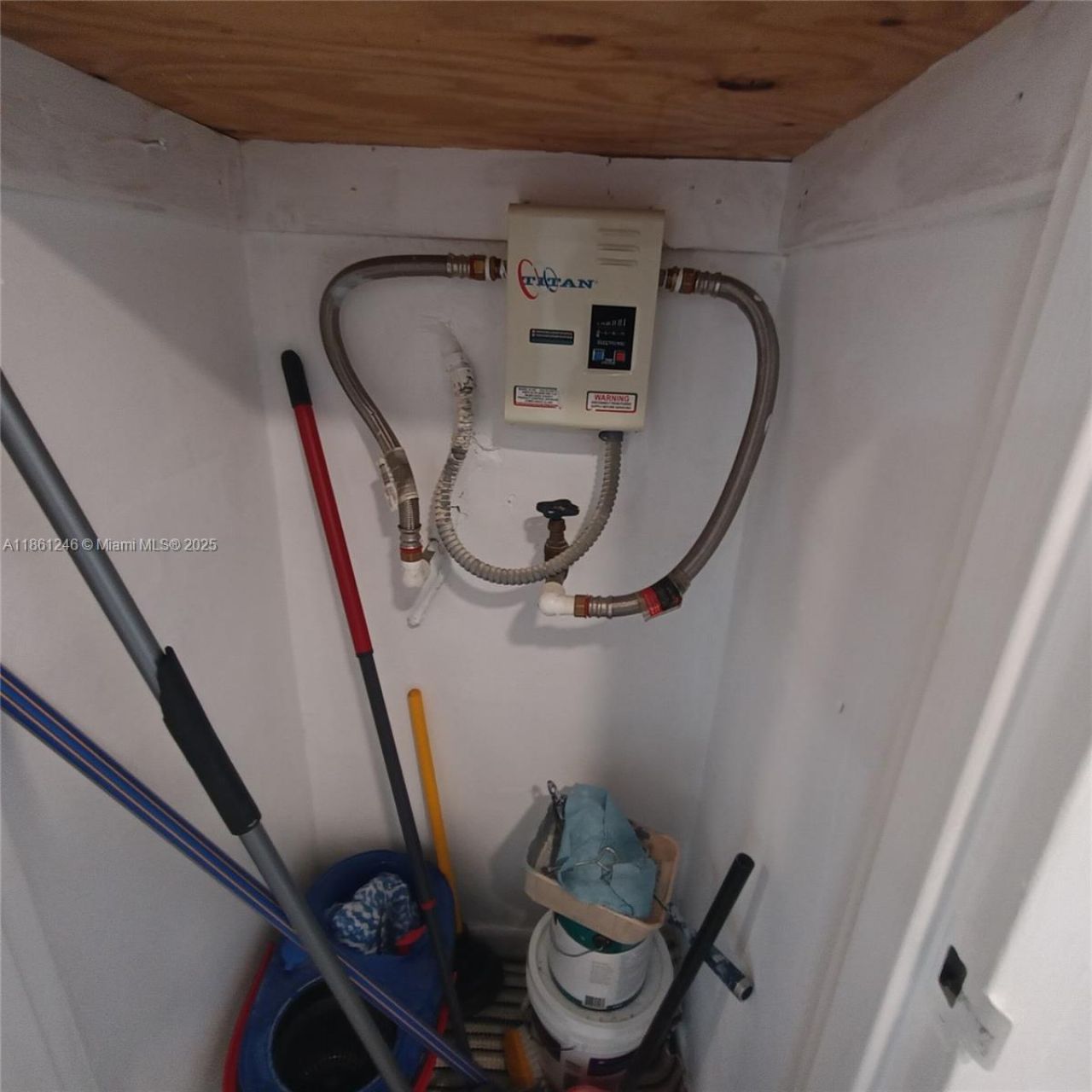 8000 Harding Ave, Unit 3B, Miami Beach, FL 33141 Photo