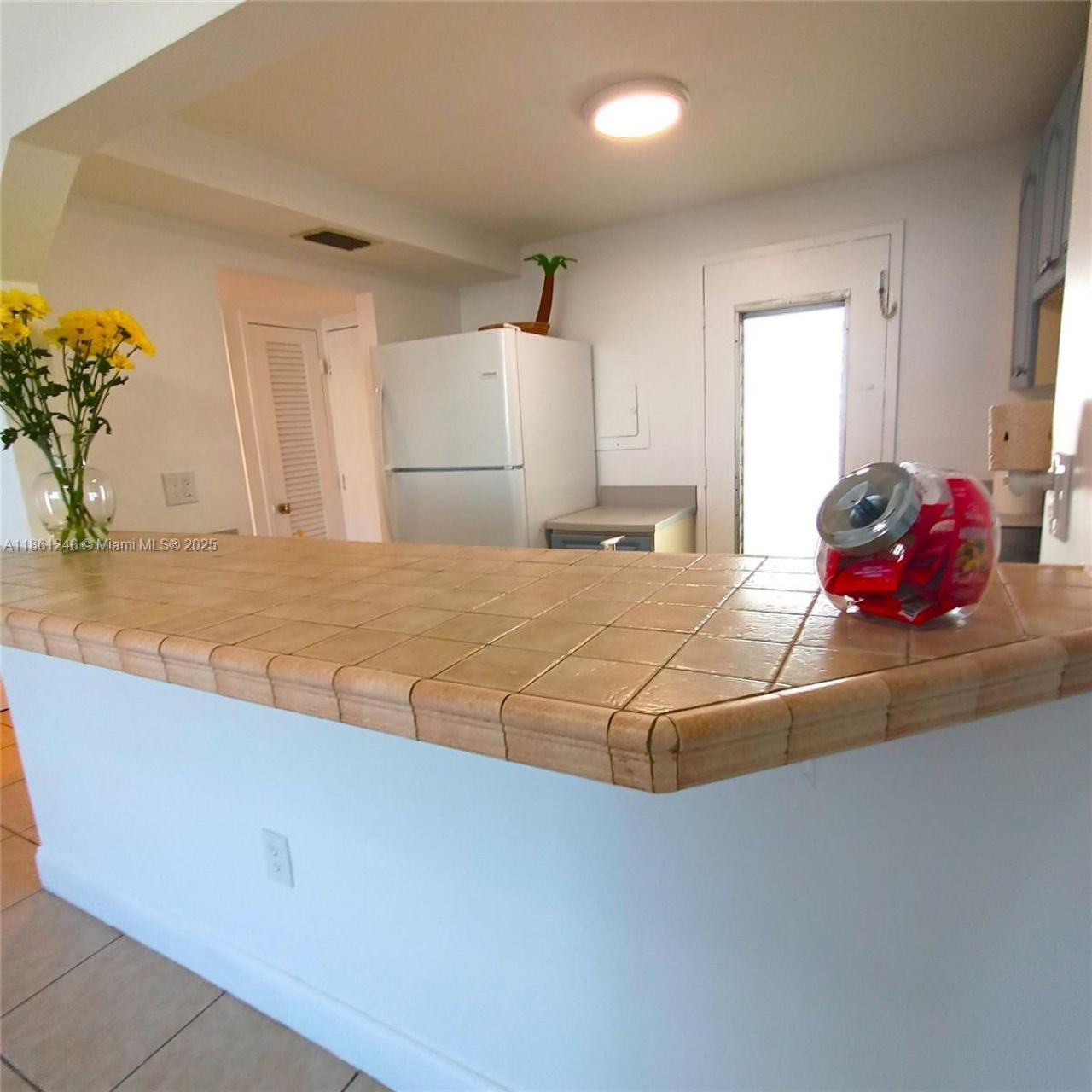 8000 Harding Ave, Unit 3B, Miami Beach, FL 33141 Photo