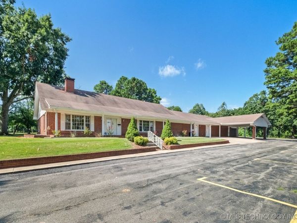 1400 W Locust Street, Stilwell, OK 74960