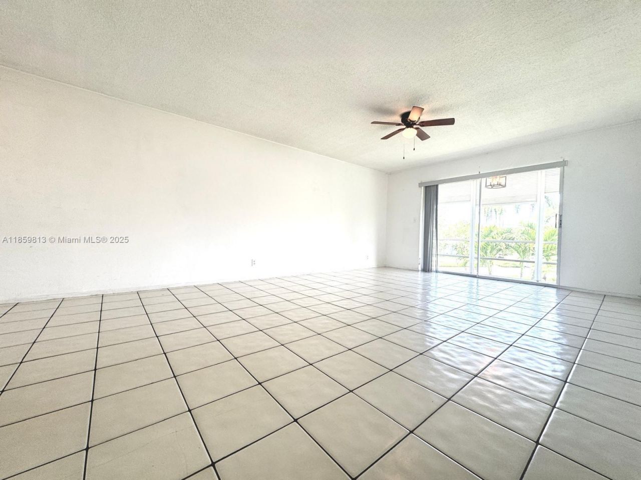 700 Layne Blvd, Unit 210, Hallandale Beach, FL 33009 Photo
