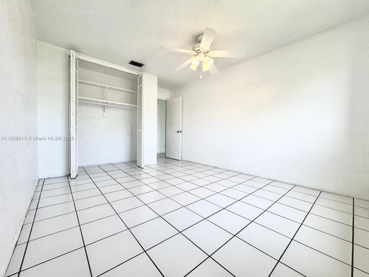 700 Layne Blvd, Unit 210, Hallandale Beach, FL 33009 Photo