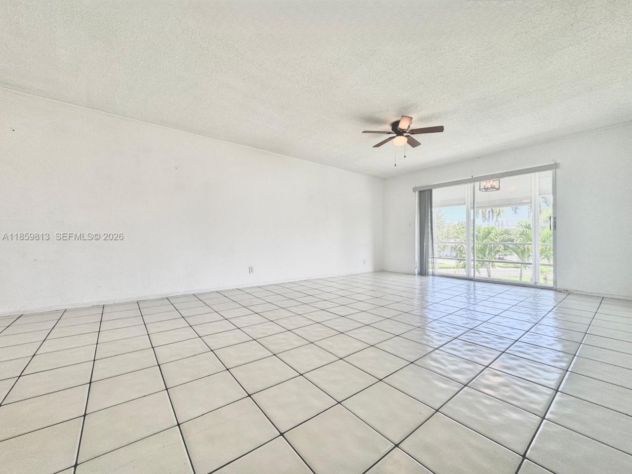 700 Layne Blvd, Unit 210, Hallandale Beach, FL 33009 Photo