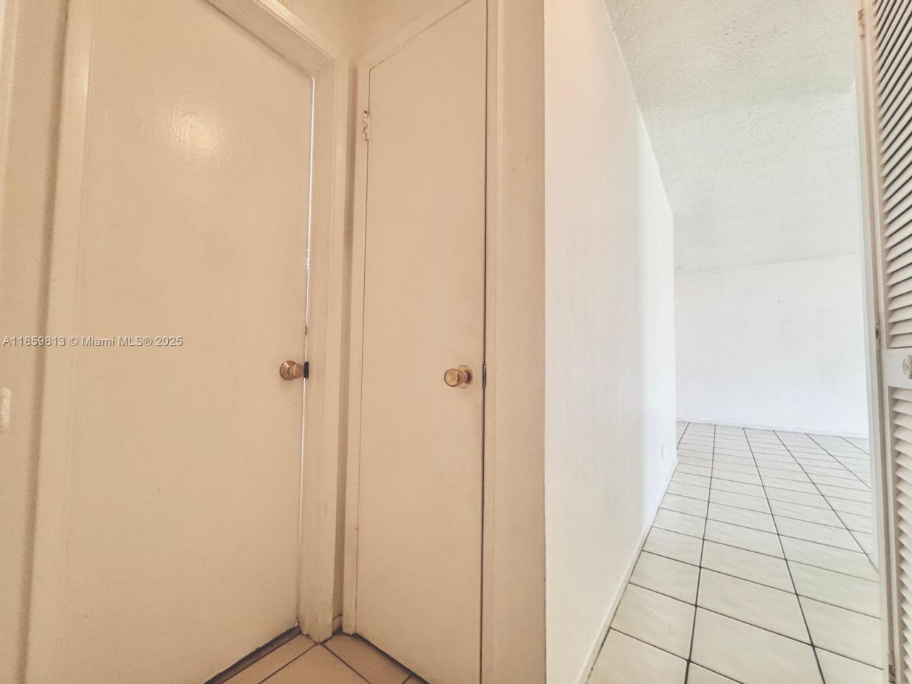 700 Layne Blvd, Unit 210, Hallandale Beach, FL 33009 Photo