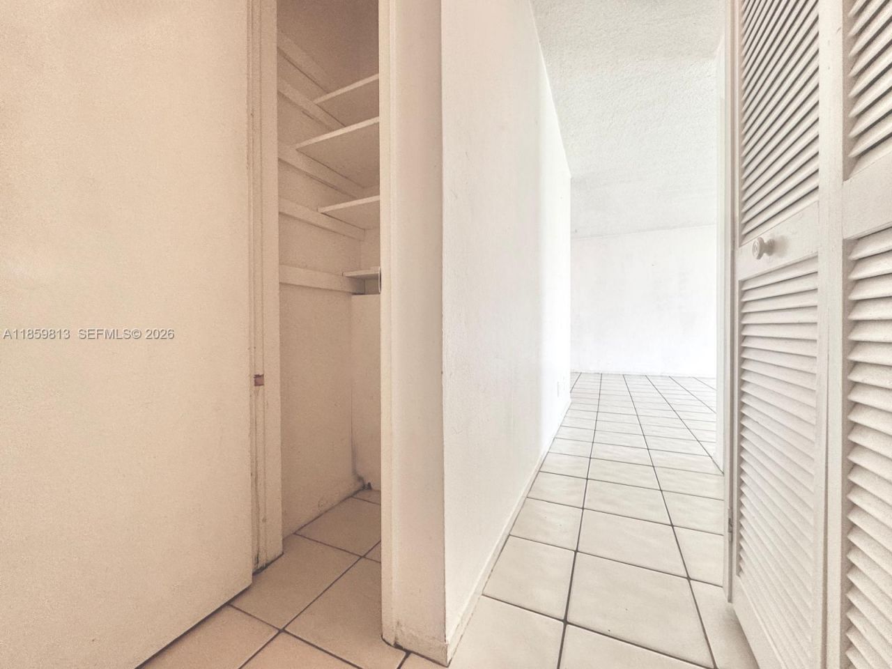 700 Layne Blvd, Unit 210, Hallandale Beach, FL 33009 Photo