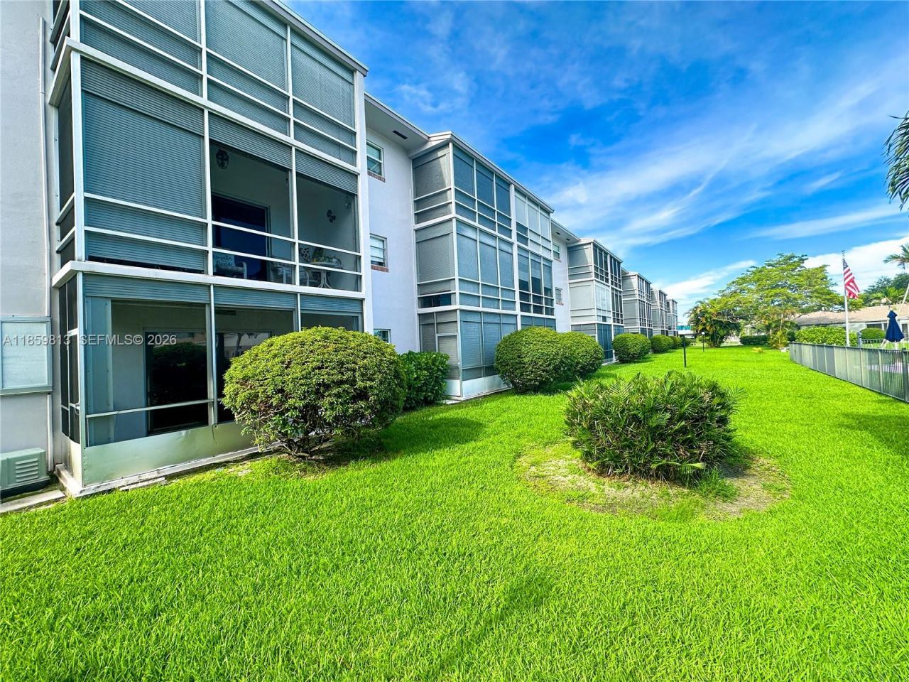 700 Layne Blvd, Unit 210, Hallandale Beach, FL 33009 Photo