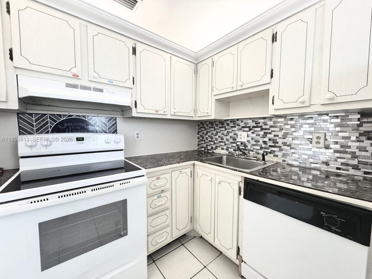 700 Layne Blvd, Unit 210, Hallandale Beach, FL 33009 Photo