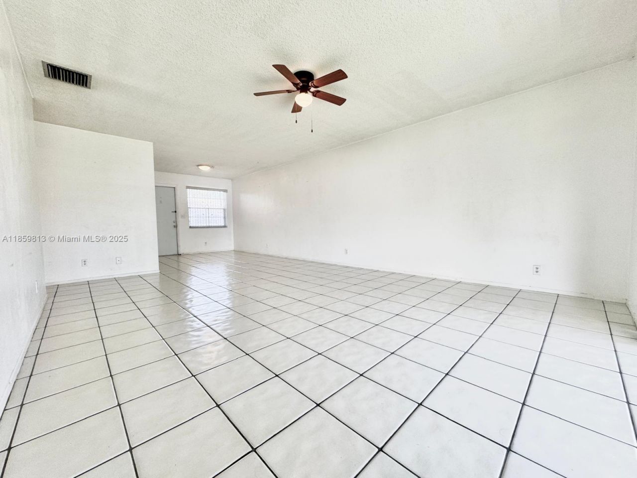 700 Layne Blvd, Unit 210, Hallandale Beach, FL 33009 Photo