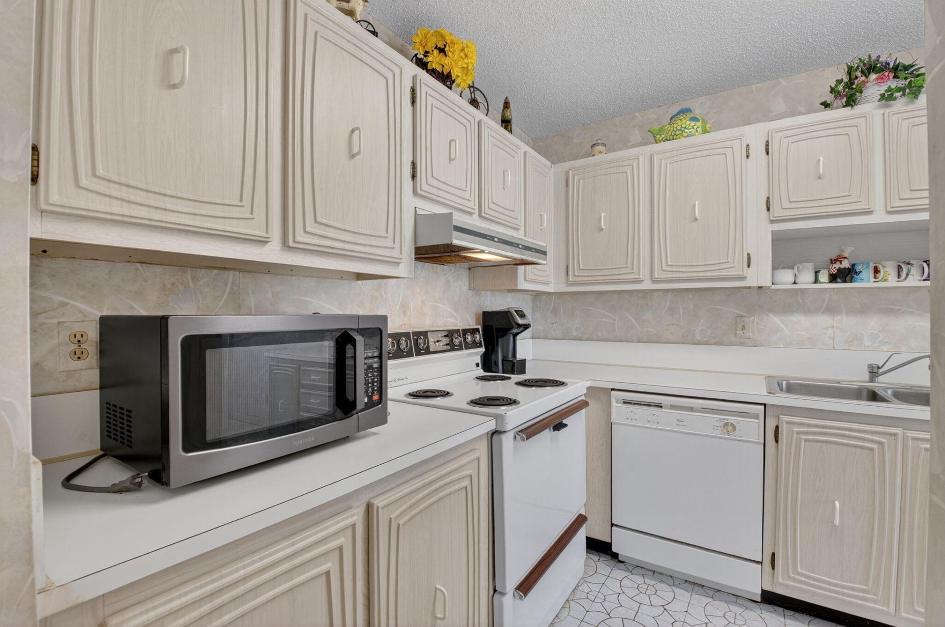 13761 Flora Place, Unit A, Delray Beach, FL 33484 Photo