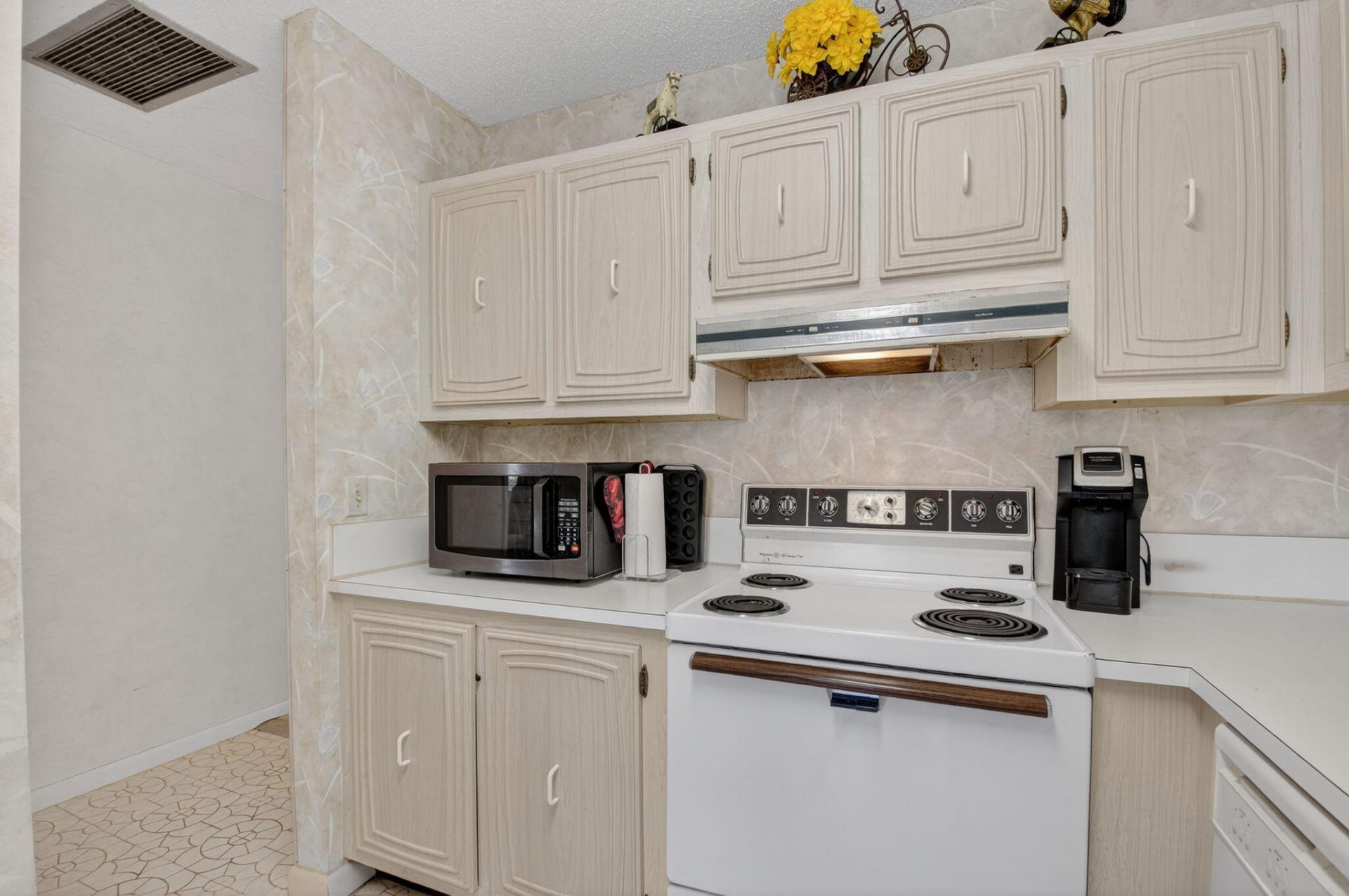 13761 Flora Place, Unit A, Delray Beach, FL 33484 Photo