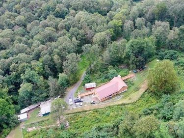 855 LINCOLN HIGHWAY, SCHELLSBURG, PA 15559