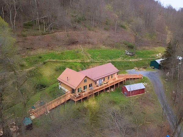 855 LINCOLN HIGHWAY, SCHELLSBURG, PA 15559