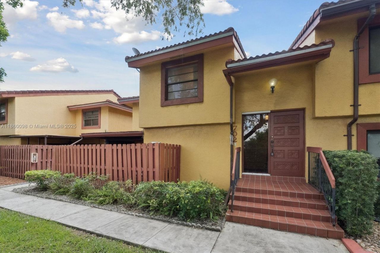 5975 SW 137th Ave, Unit 702, Miami, FL 33183 Photo