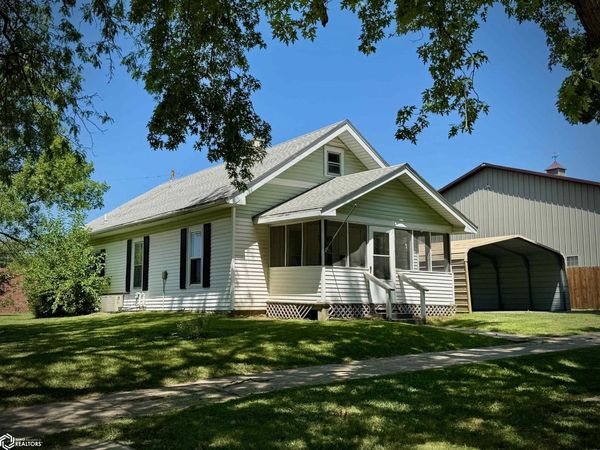 1001 Park Street, Hamburg, IA 51640