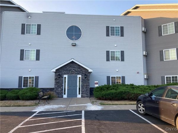 1410 Landrush Way, Baldwinsville, NY 13027