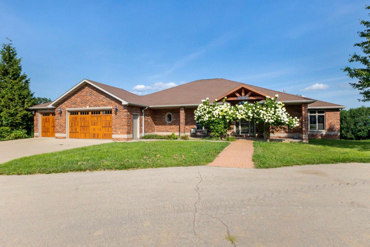 16978 Asbury Road, Asbury, IA 52002 Main Photo