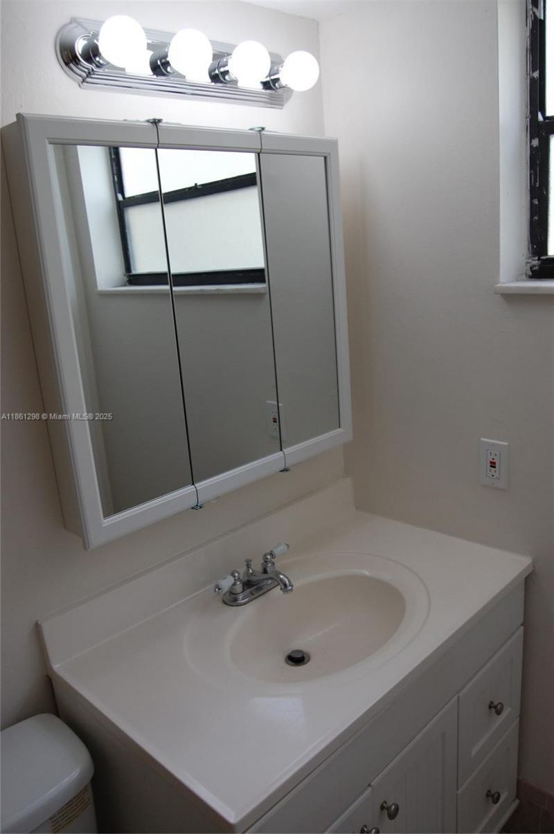 1334 Collins Ave, Unit 203, Miami Beach, FL 33139 Photo