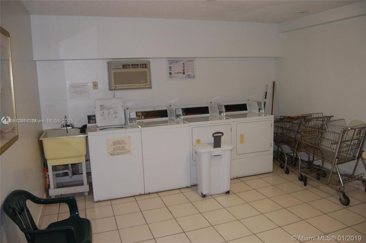 1334 Collins Ave, Unit 203, Miami Beach, FL 33139 Photo