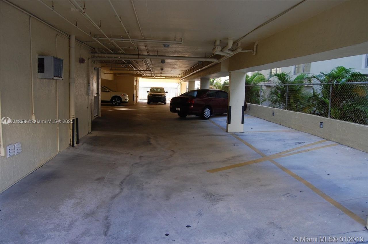 1334 Collins Ave, Unit 203, Miami Beach, FL 33139 Photo
