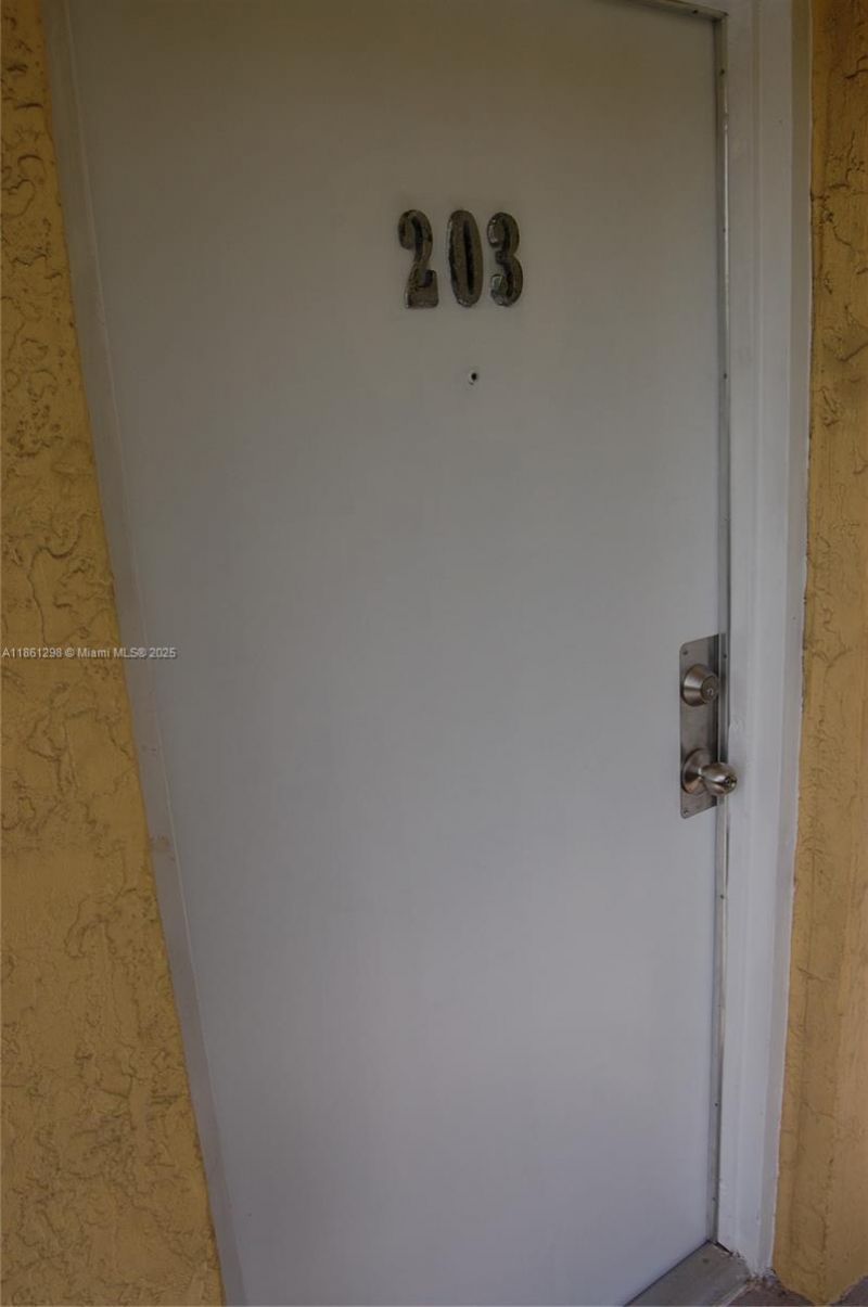 1334 Collins Ave, Unit 203, Miami Beach, FL 33139 Photo