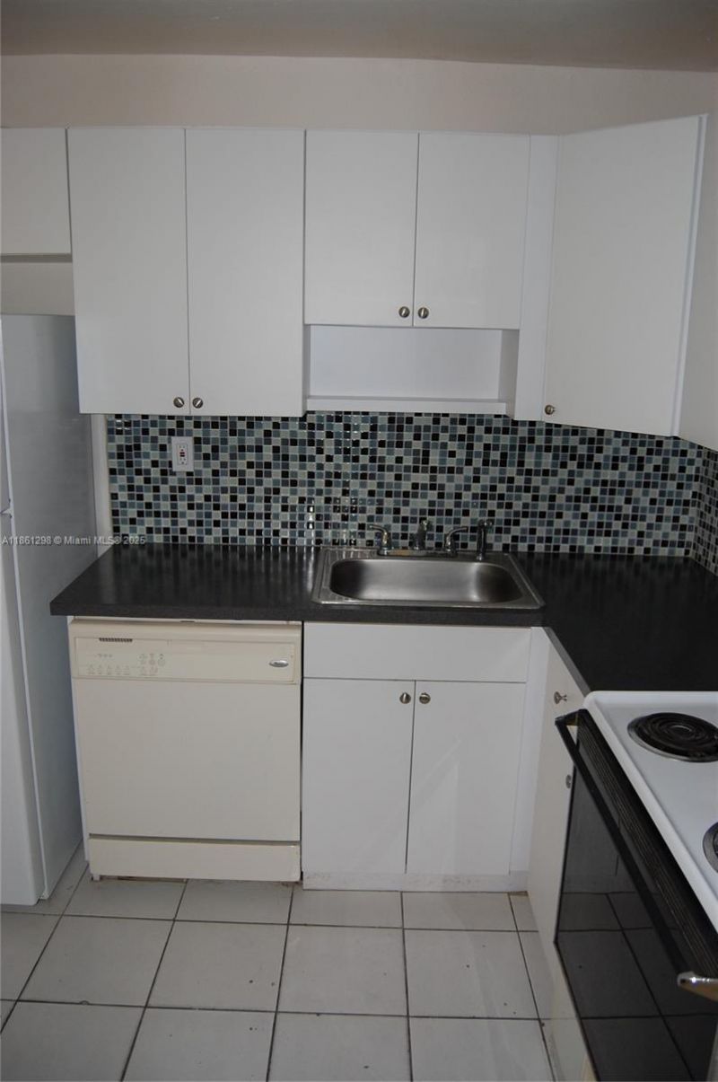 1334 Collins Ave, Unit 203, Miami Beach, FL 33139 Photo