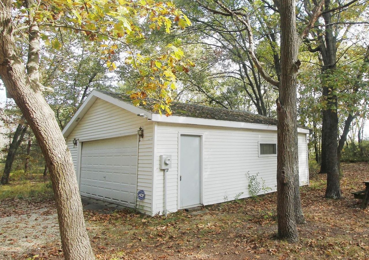 N5830 Oak Tree Acres, Princeton, WI 54968 Main Photo