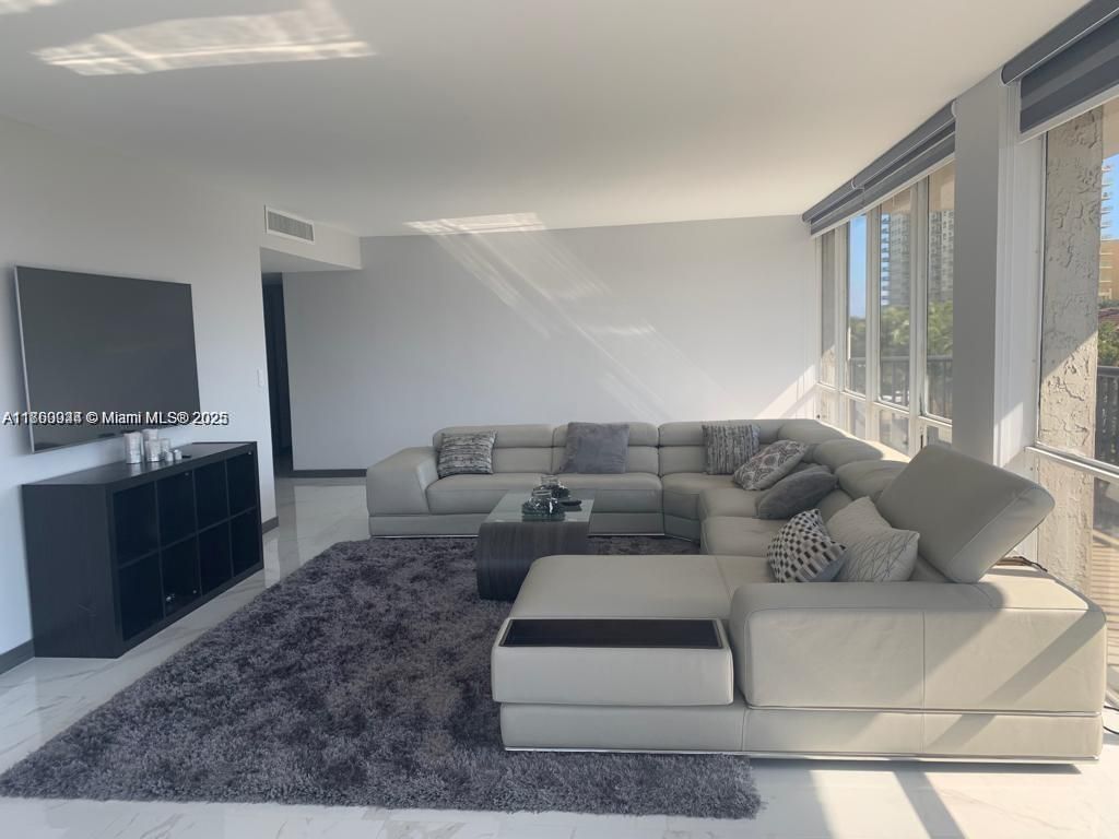 2049 S Ocean Dr, Unit 401, Hallandale Beach, FL 33009 Photo