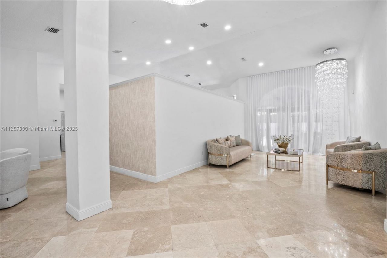 5750 SW 67th Ave, Miami, FL 33143 Photo