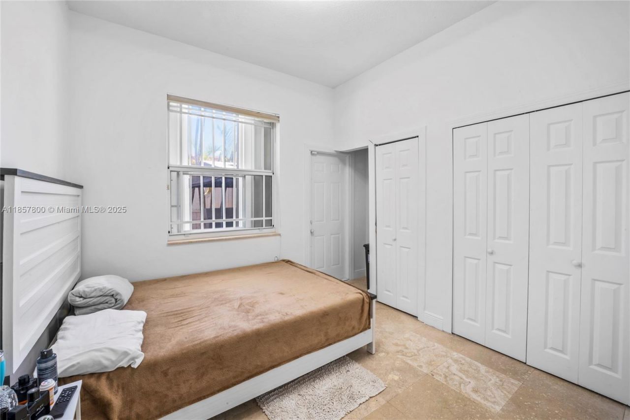 5750 SW 67th Ave, Miami, FL 33143 Photo