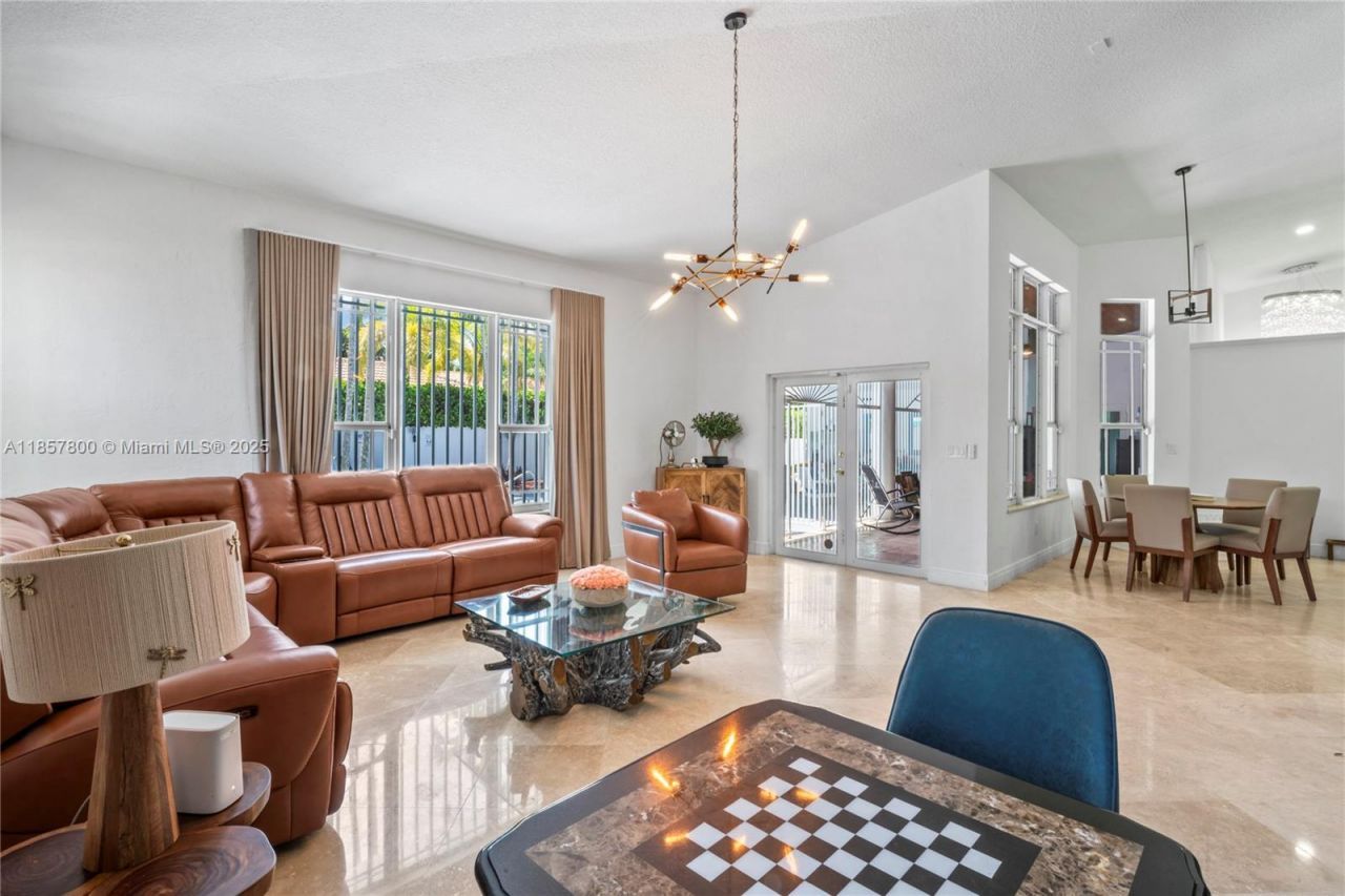 5750 SW 67th Ave, Miami, FL 33143 Photo