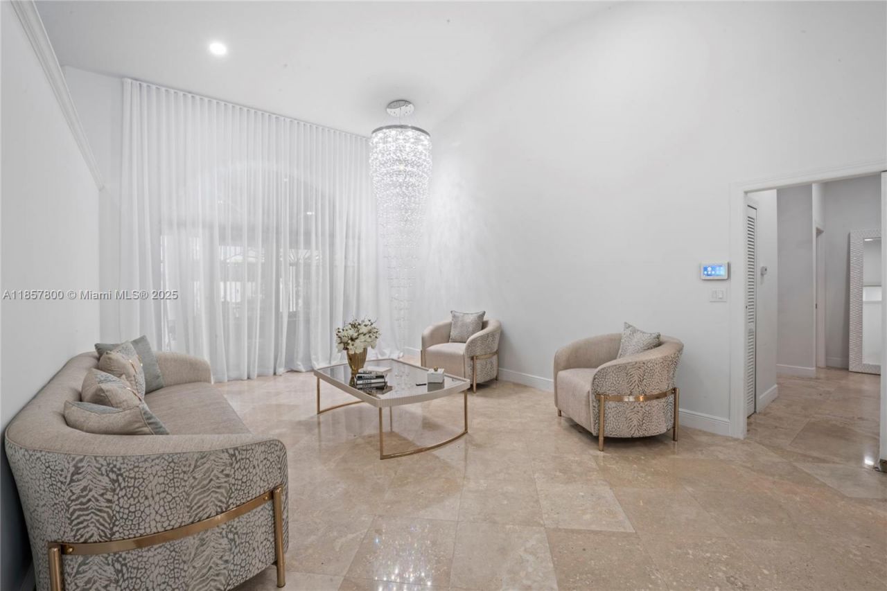 5750 SW 67th Ave, Miami, FL 33143 Photo