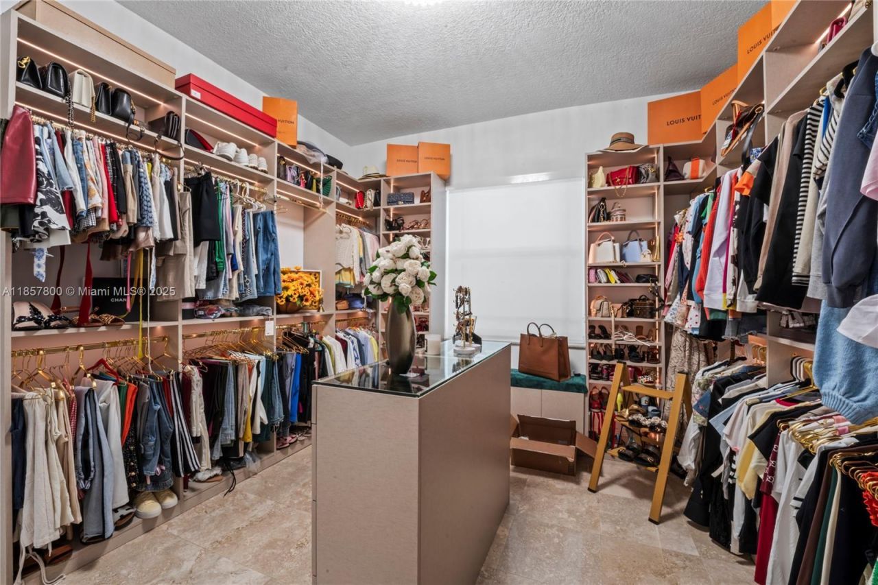 5750 SW 67th Ave, Miami, FL 33143 Photo