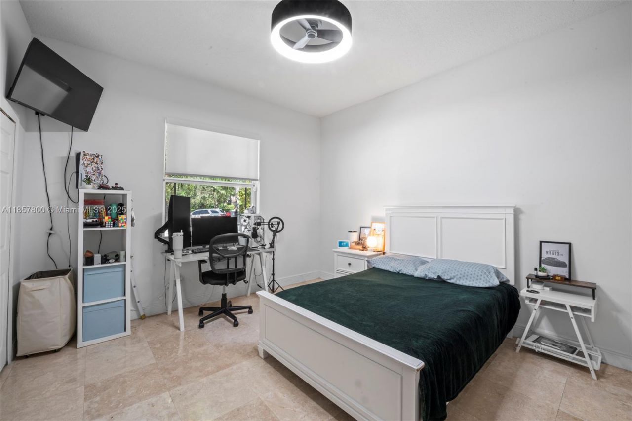 5750 SW 67th Ave, Miami, FL 33143 Photo