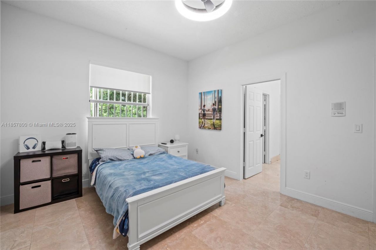 5750 SW 67th Ave, Miami, FL 33143 Photo