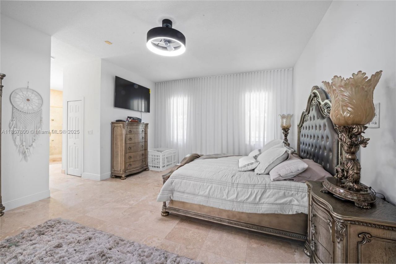 5750 SW 67th Ave, Miami, FL 33143 Photo