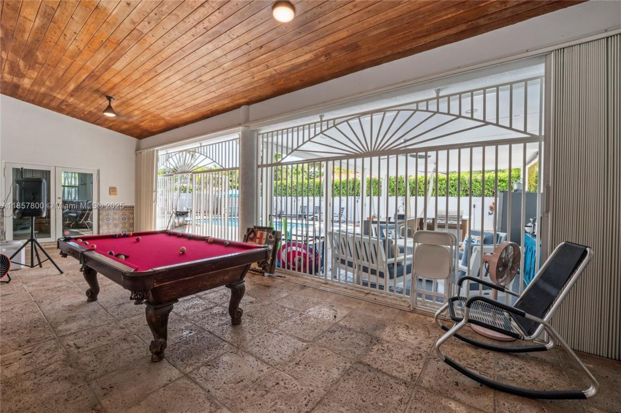 5750 SW 67th Ave, Miami, FL 33143 Photo