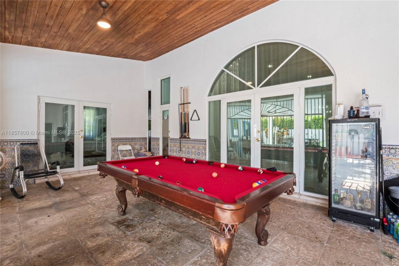 5750 SW 67th Ave, Miami, FL 33143 Photo