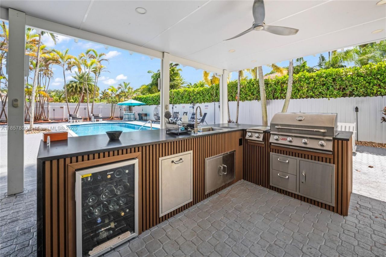 5750 SW 67th Ave, Miami, FL 33143 Photo