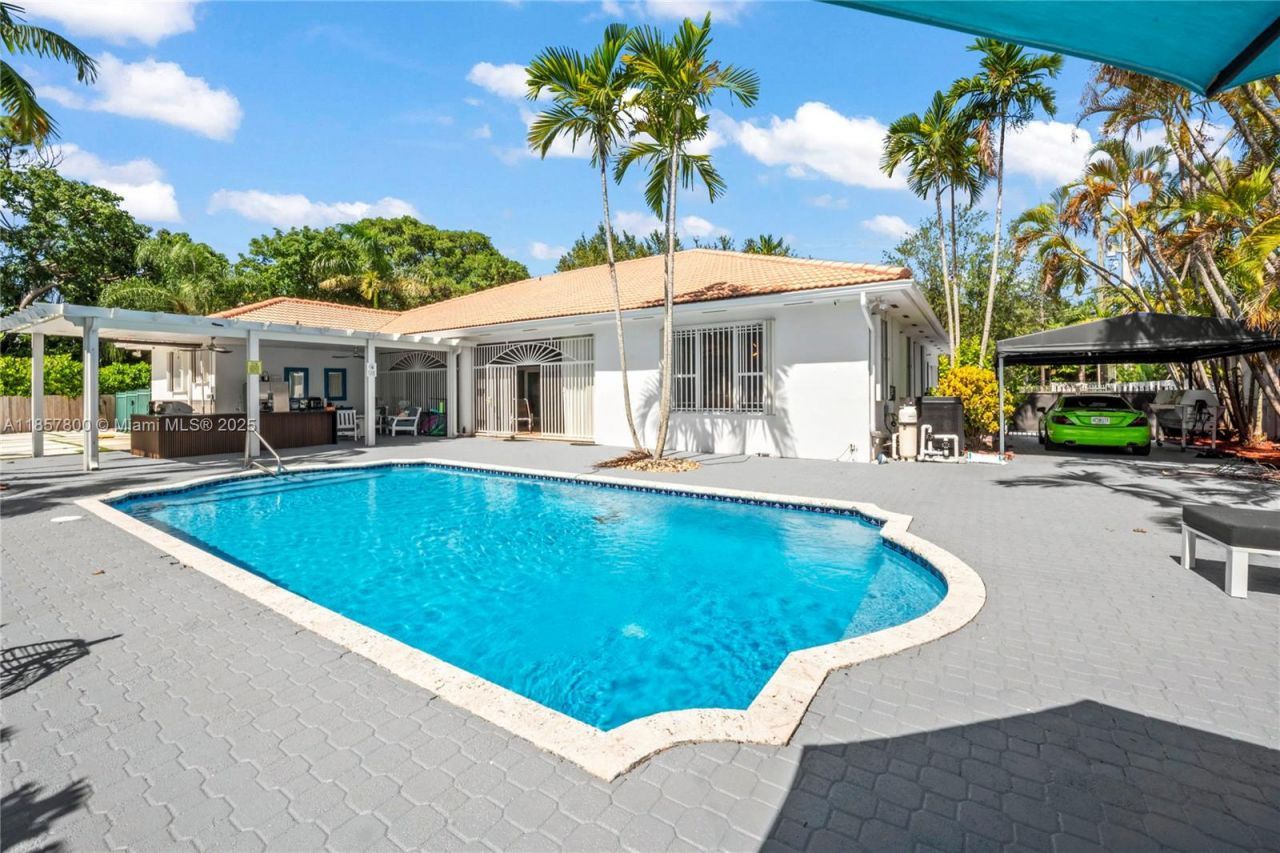 5750 SW 67th Ave, Miami, FL 33143 Photo