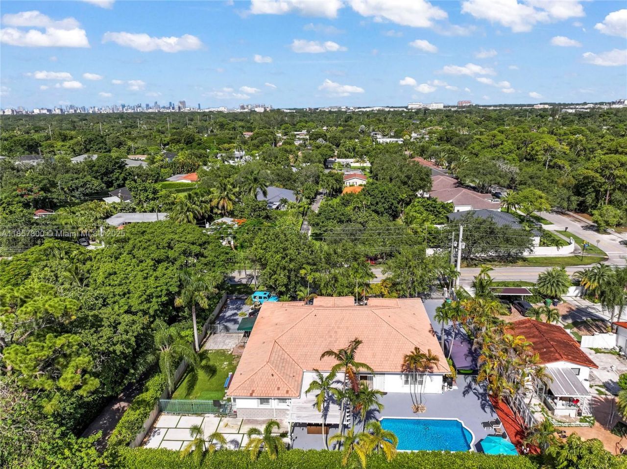 5750 SW 67th Ave, Miami, FL 33143 Photo