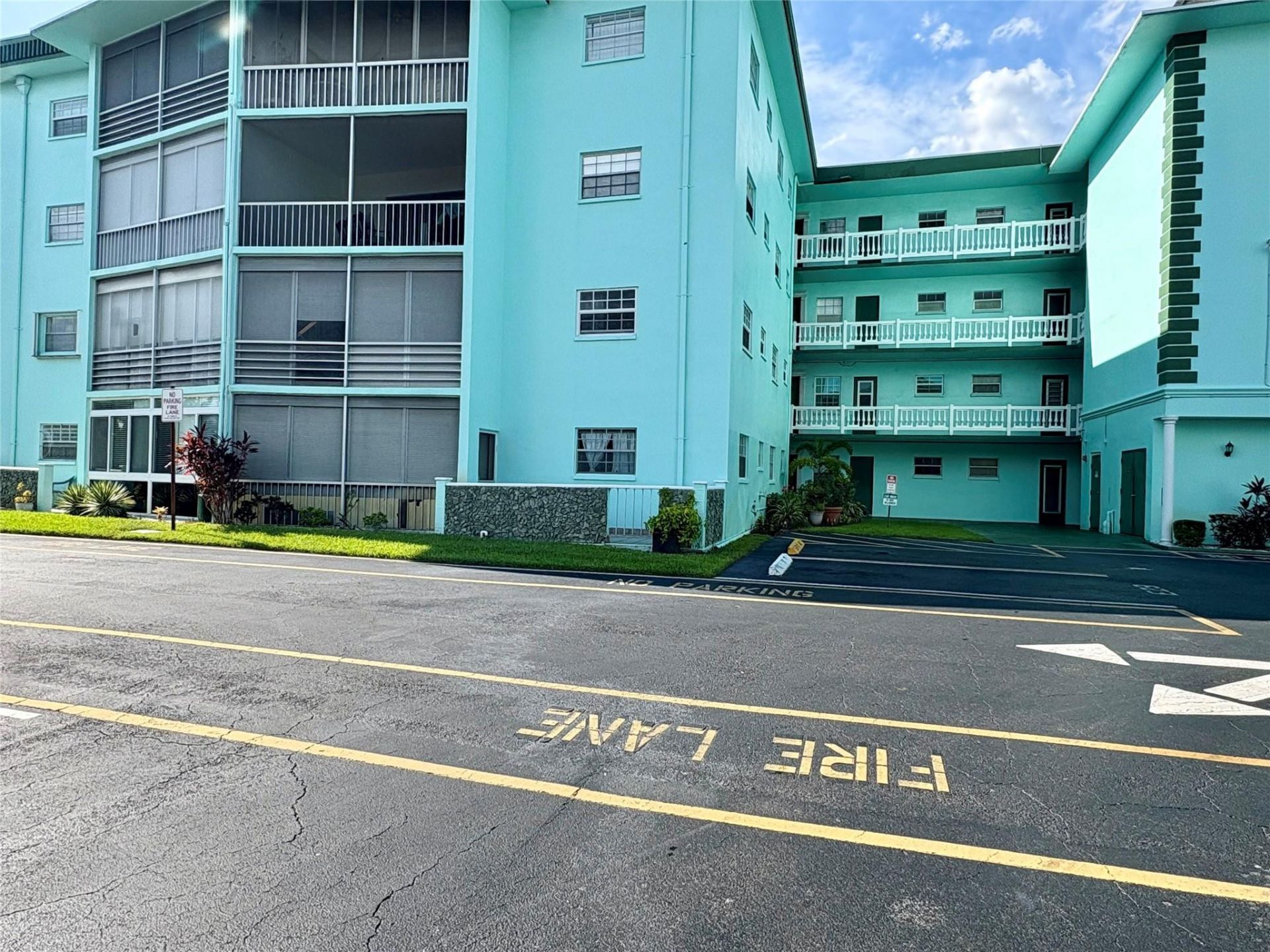 4401 NW 41st Street, Unit 110, Lauderdale Lakes, FL 33319 Photo