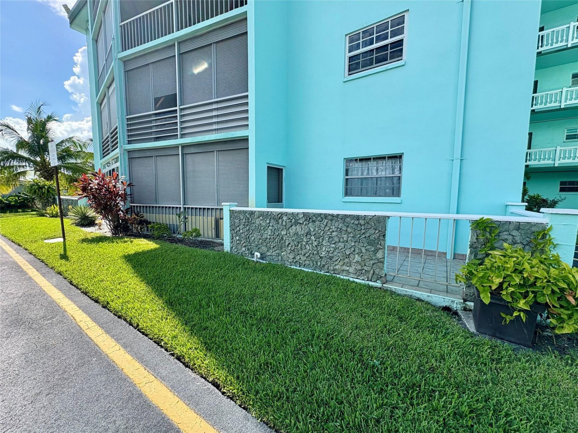 4401 NW 41st Street, Unit 110, Lauderdale Lakes, FL 33319 Photo