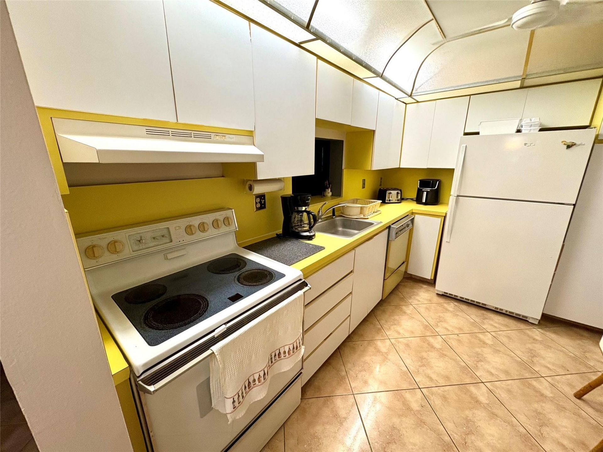 4401 NW 41st Street, Unit 110, Lauderdale Lakes, FL 33319 Photo