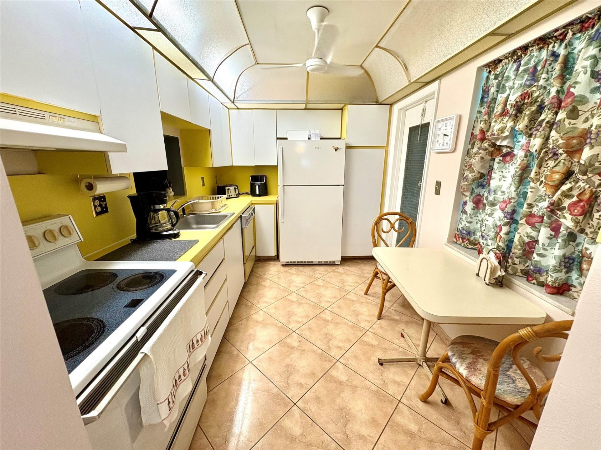 4401 NW 41st Street, Unit 110, Lauderdale Lakes, FL 33319 Photo