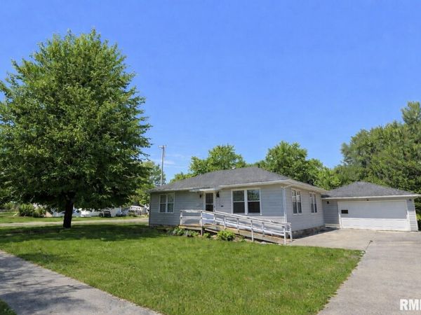 390 S JEFFERSON Street, Roseville, IL 61473