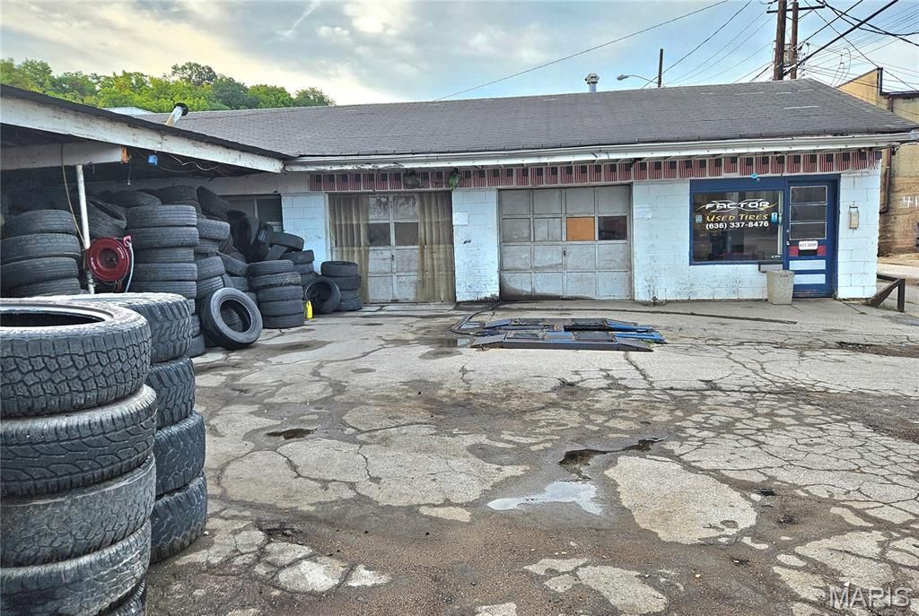 112 W Kelley Street, De Soto, MO 63020 Main Photo