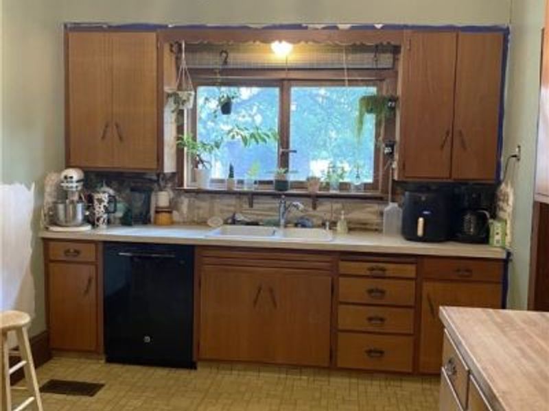 1166 S Broadway Street, New Philadelphia, OH 44663 Photo 17