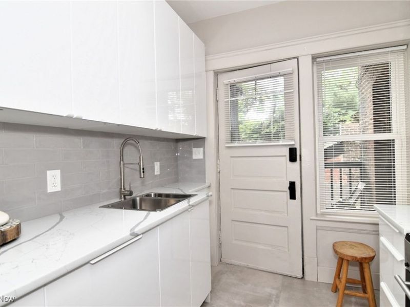 2272 Grandview Avenue, Unit 2, Cleveland Heights, OH 44106 Photo 11